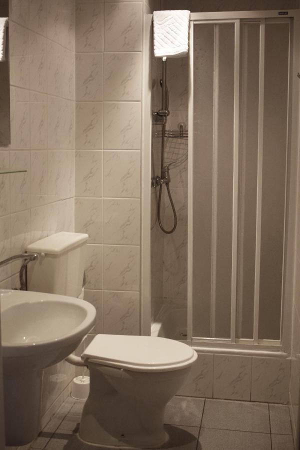 Hotel Skaut Chorzów Buitenkant foto