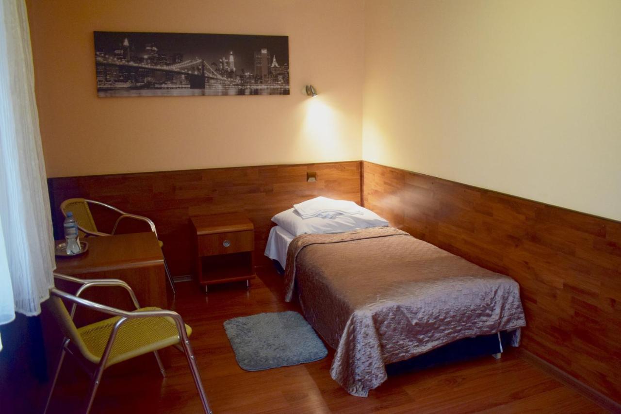 Hotel Skaut Chorzów Buitenkant foto