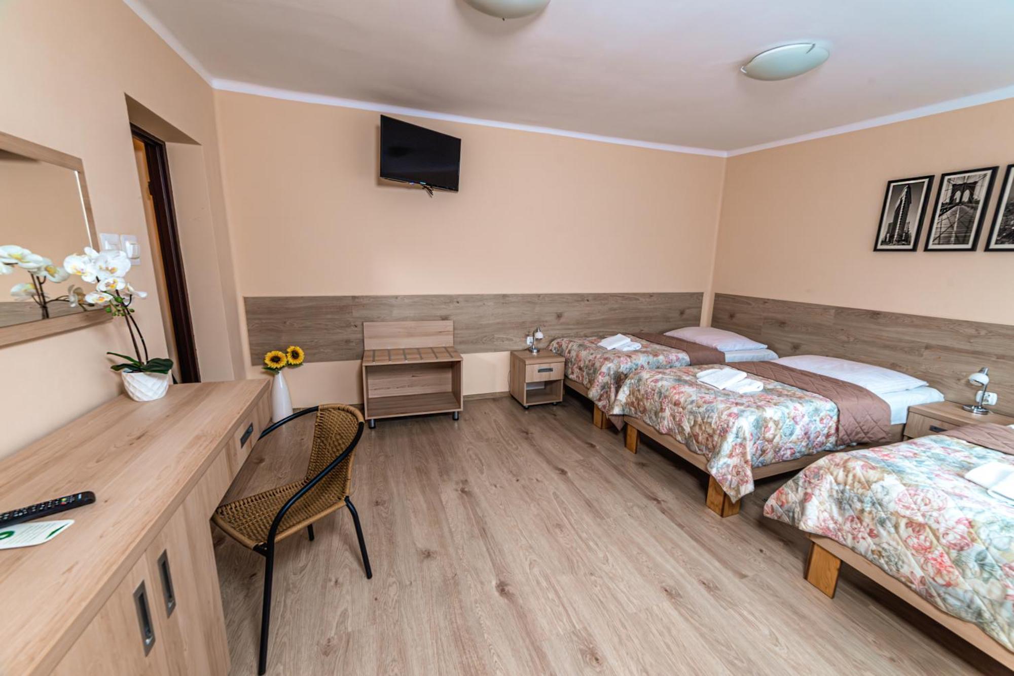 Hotel Skaut Chorzów Buitenkant foto