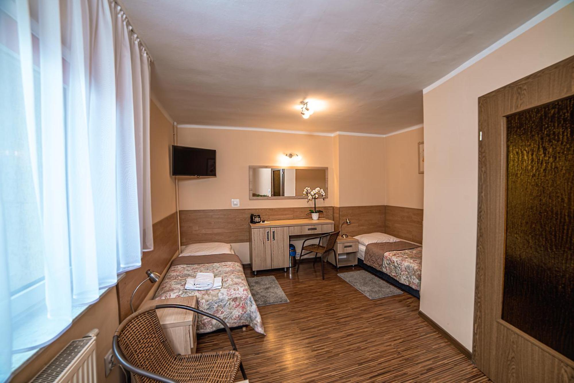 Hotel Skaut Chorzów Buitenkant foto