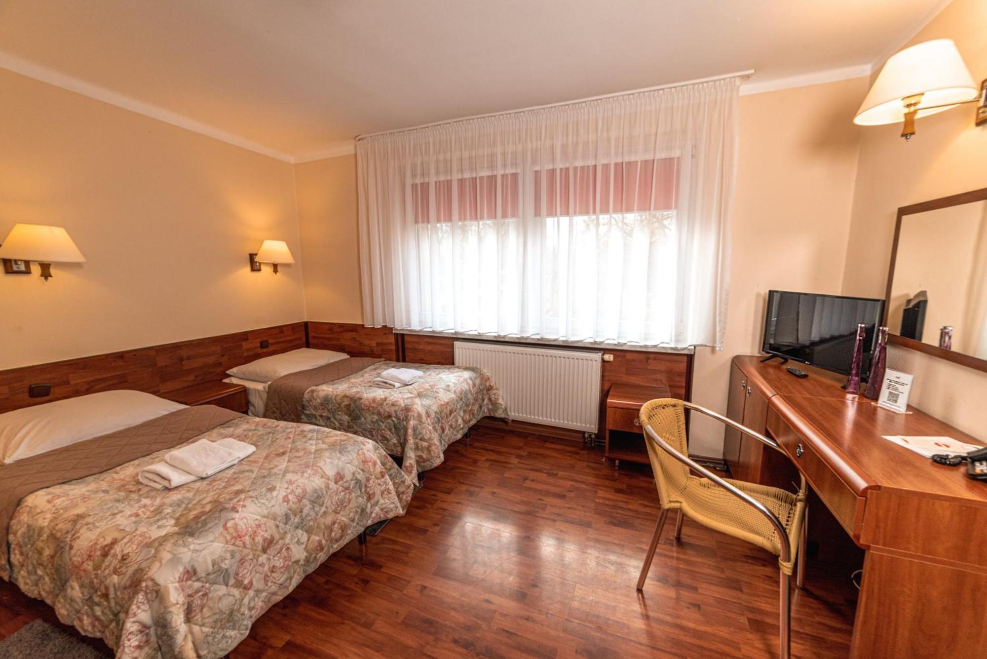 Hotel Skaut Chorzów Buitenkant foto